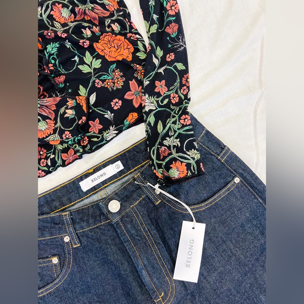 NWT Crisp Belong Darkwash Jeans.
Size 2, straight.